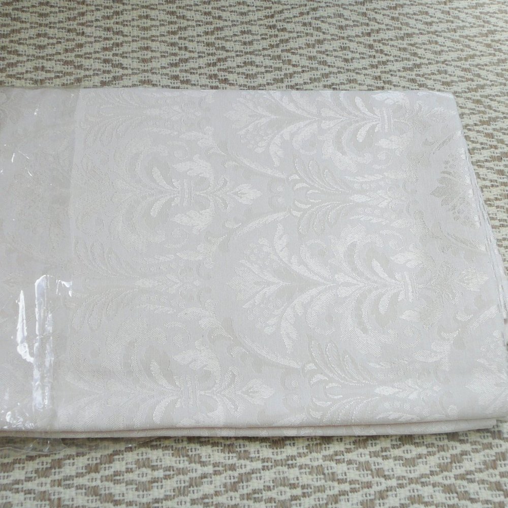 Ivory Damask Tablecloth Vintage New in Package 70 inch Old Buckingham Pattern
